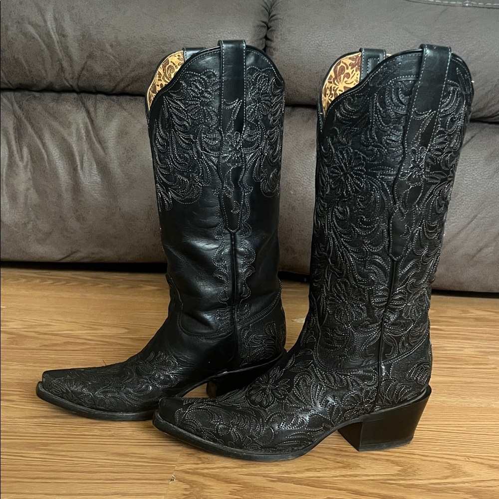 WOMEN'S CORRAL HANDCRAFTED BOOT SILVER FULL GLITTER INLAY BLACK SNIP TOE